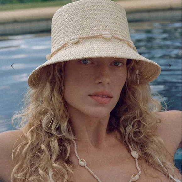 New Wyeth Seashell-Embellished Chin Strap Natural Straw Bucket Hat One Size NWT